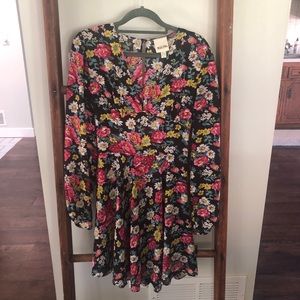 Floral long sleeve dress with back cutout